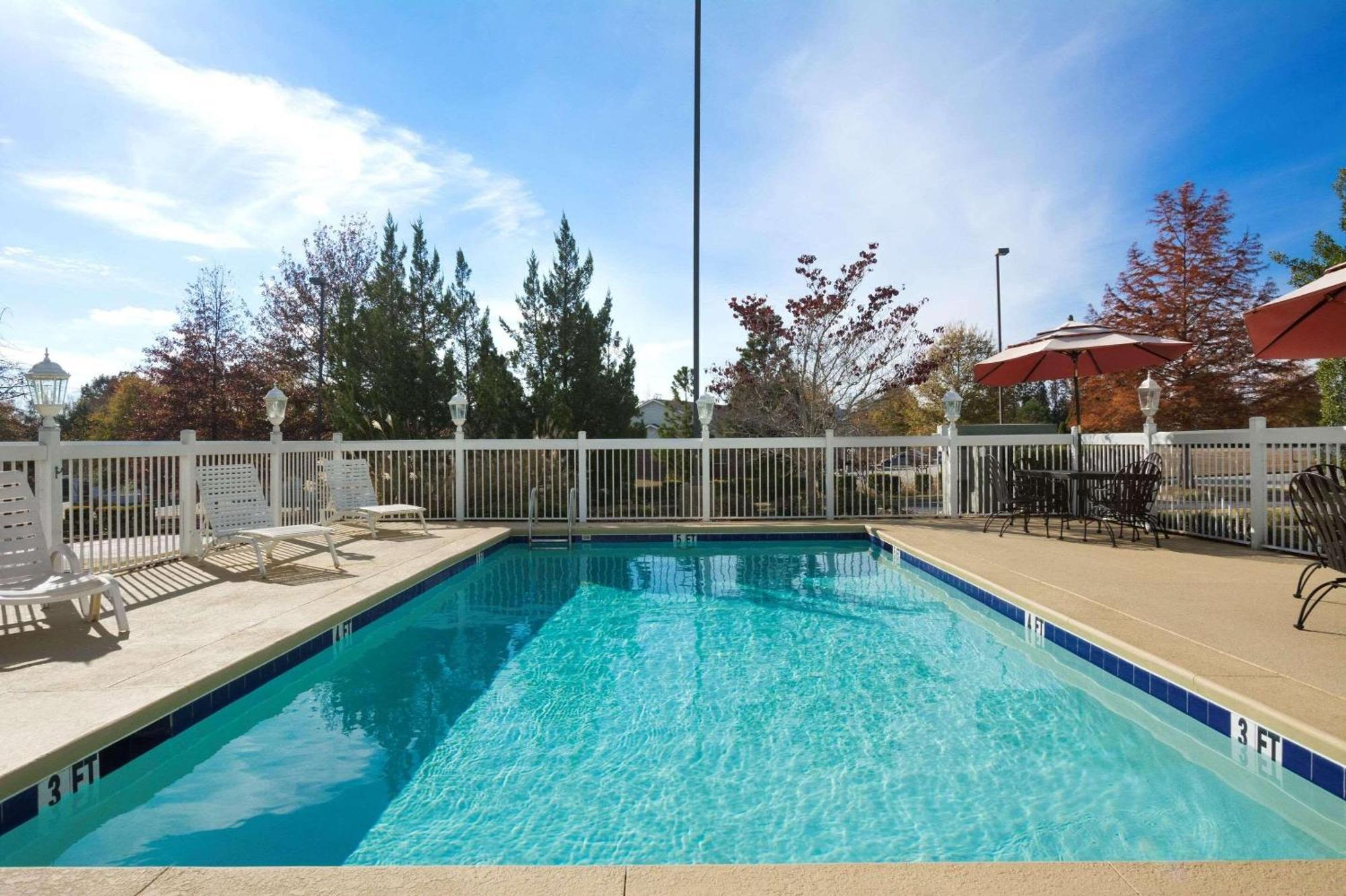 Country Inn & Suites By Radisson, Columbus, Ga מראה חיצוני תמונה